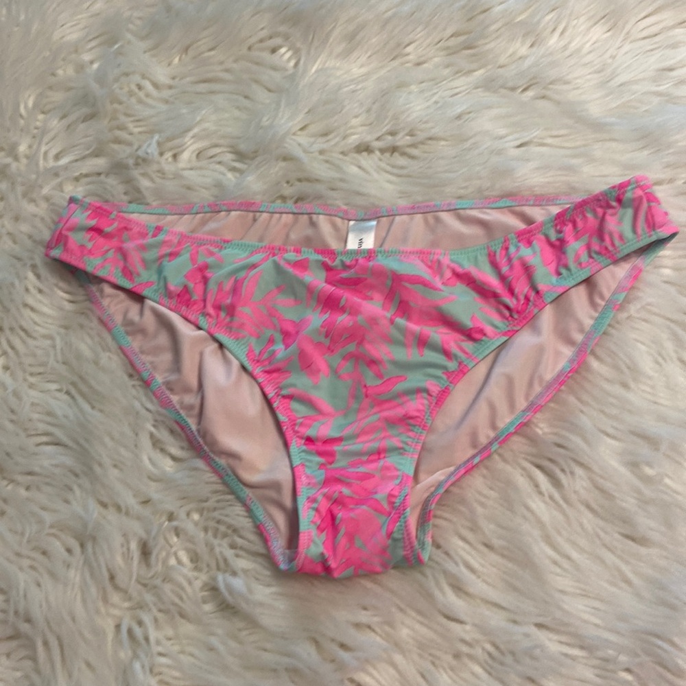 Vineyard Vines bottom swim size L excellent condition